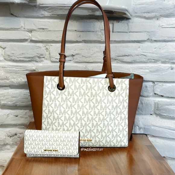 Michael Kors Walsh Shoulder Bag + Wallet in Vanilla/Luggage BRAND NEW